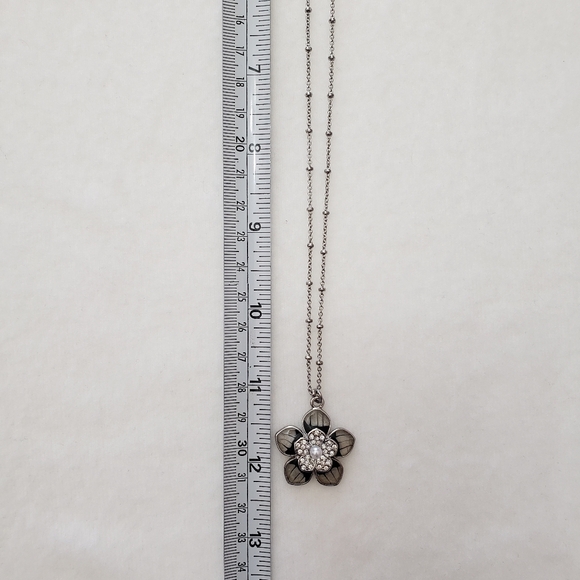 LIA SOPHIA Silver Tone Enamel Flower Rhinestones Faux Pearl Necklace - Picture 7 of 8